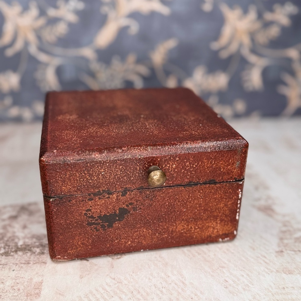 Vintage Faux Leather Wooden Jewelry Keepsake Box Estate Find Storage Box